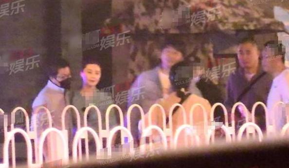 范冰冰重登国内杂志封面，身材暴瘦美出新高度