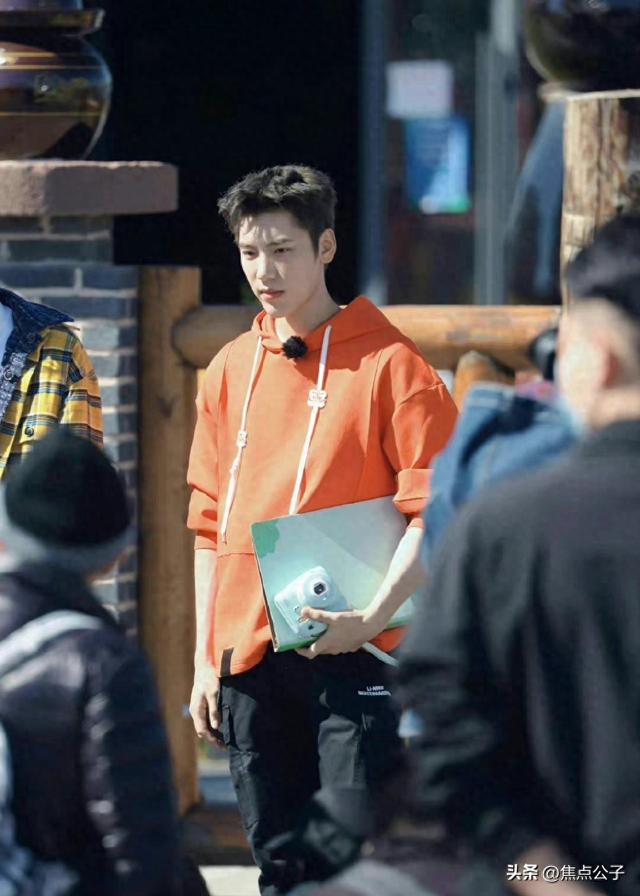 为啥整容？范丞丞前队友王子异录节目脸变化大，网友：像陈飞宇