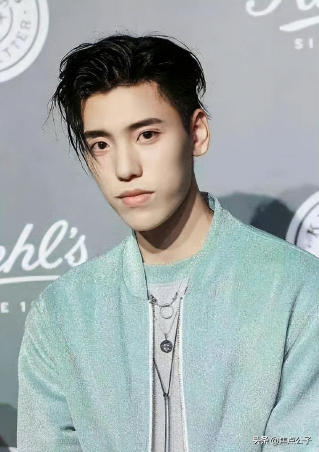 为啥整容？范丞丞前队友王子异录节目脸变化大，网友：像陈飞宇