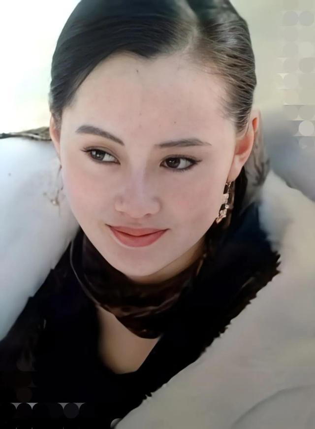 抛弃重病丈夫,甩掉著名导演,55岁再嫁比利时豪门的她现状怎样了