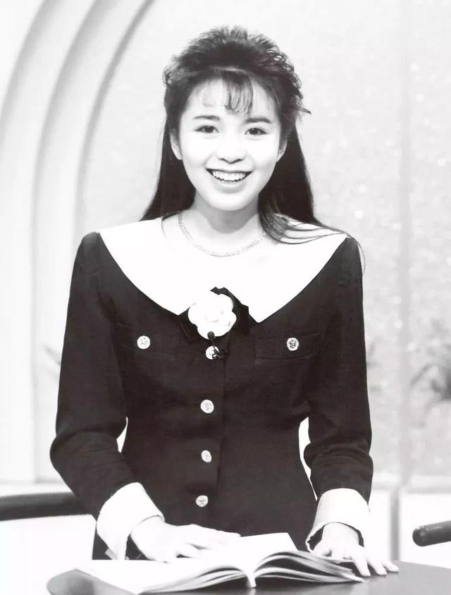 坚强的朱迅：17岁异国患癌，37岁失去父亲，母亲是她一生的痛