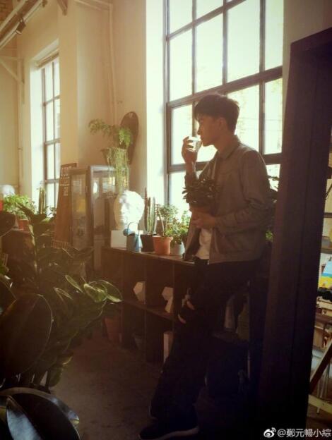 郑元畅双11发文自称光棍 疑否认与黑妹恋情