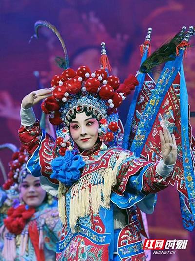 巾帼初心耀三湘丨凌静：做学生们的护花使者