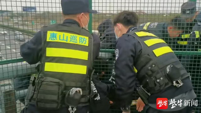 “就算我手断了也不会放手！”