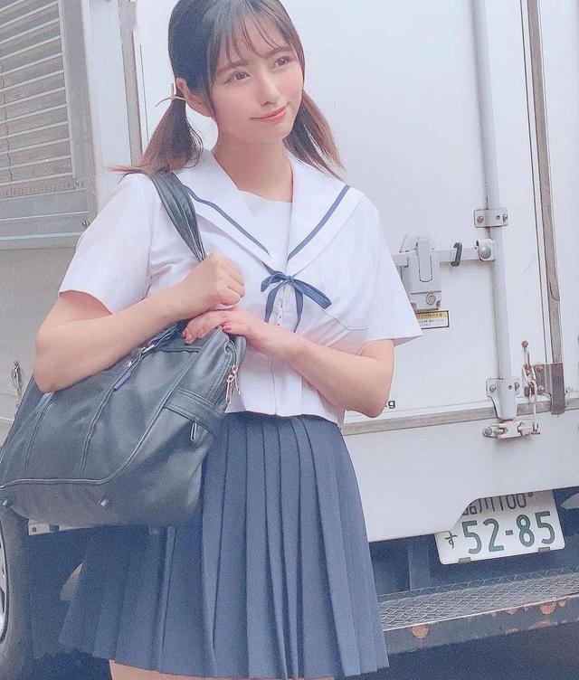 “新晋亚洲cosplay女神”，日系甜妹的蜜桃身材太魅惑了！