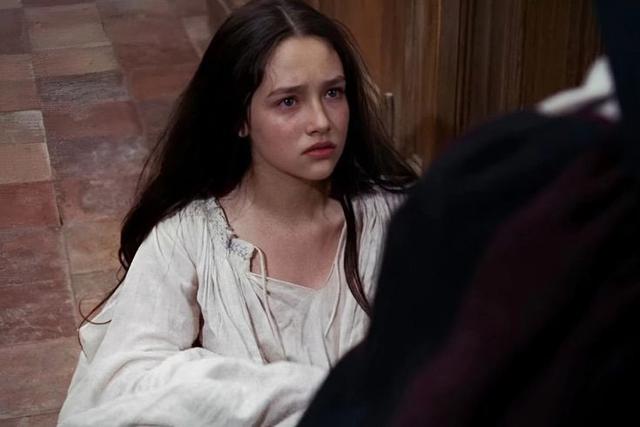 1968年，“朱丽叶”裸露镜头在伦敦首映，英女王夫妇就坐在第一排