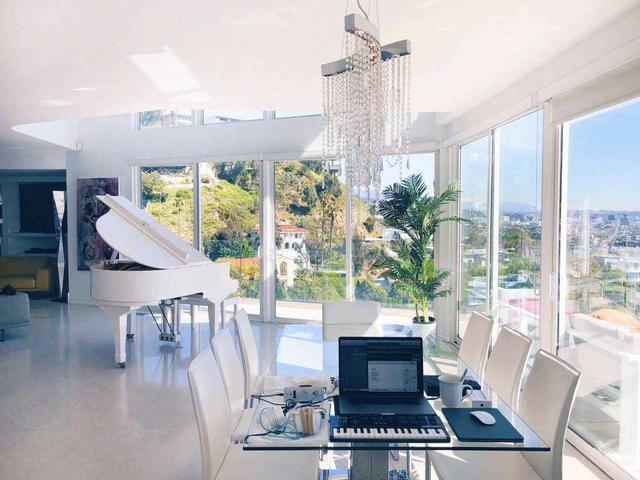 富婆邓紫棋：16岁出道25岁登福布斯，不到30岁豪宅好几套