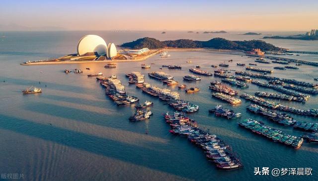 中国唯一建设在海岛上的歌剧院“珠海大剧院”