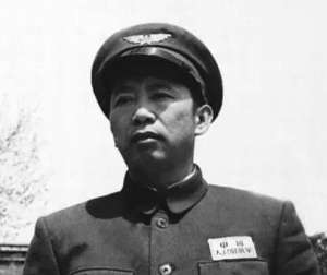 陆光图片(他是新中国首位少数民族飞行员，朝鲜战争时期，飞行装具从未离手)