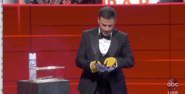 72届艾美奖：24岁赞达亚成最年轻视后，《富家穷路》大满贯