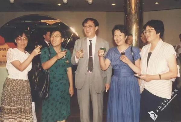 惋惜！沪上著名导演病逝，她是谢晋的女弟子……