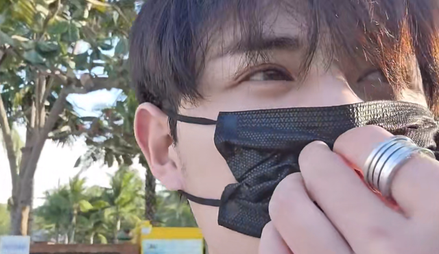 童锦程三亚之旅,看到四个美女的泳装,流鼻血了,谁来都一样