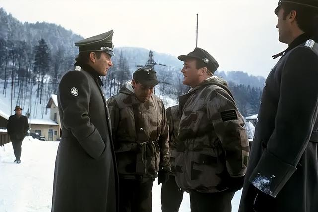 二战经典电影《血染雪山堡》：盟军七人深入虎穴，剧情一波三折