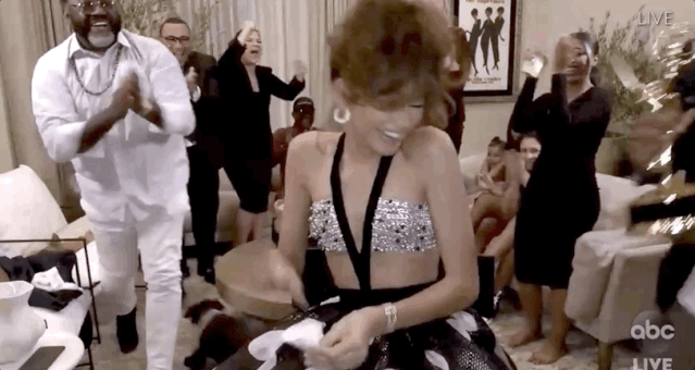 72届艾美奖：24岁赞达亚成最年轻视后，《富家穷路》大满贯