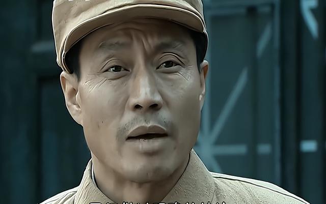 三刷《亮剑》后，才懂得身为师长的李云龙，为何敢顶撞王副军长