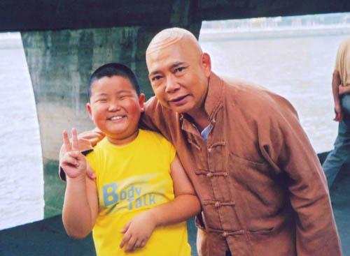 《巴啦啦小魔仙》石小龙,当年胖胖的小哥长大了,没长残不过..