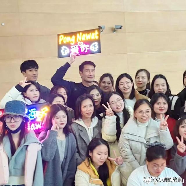 泰国男星Pong成都旅行，高大帅气像男模，游三星堆和峨眉山