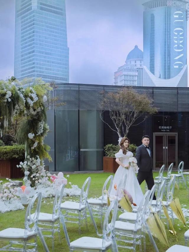 对于戒毒民警来说，爱情是“无论多晚，有我等你”！