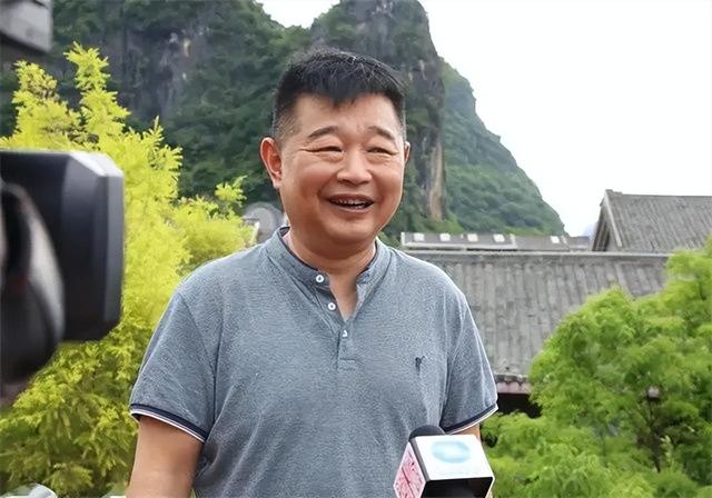 主持人肖东坡：一婚娶校花妻子遭离婚，与女商人55天闪婚获幸福