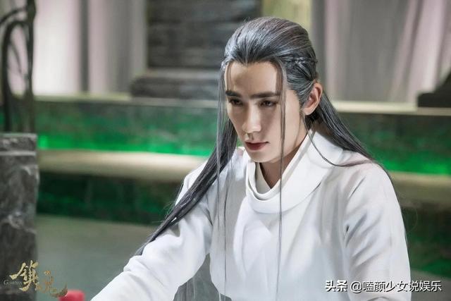 一人分饰两个角色的演员，只服这5位，他们没精分，观众先精分了