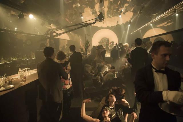 很多外媒说，《巴比伦柏林》是过去十年世界上最好的电视剧