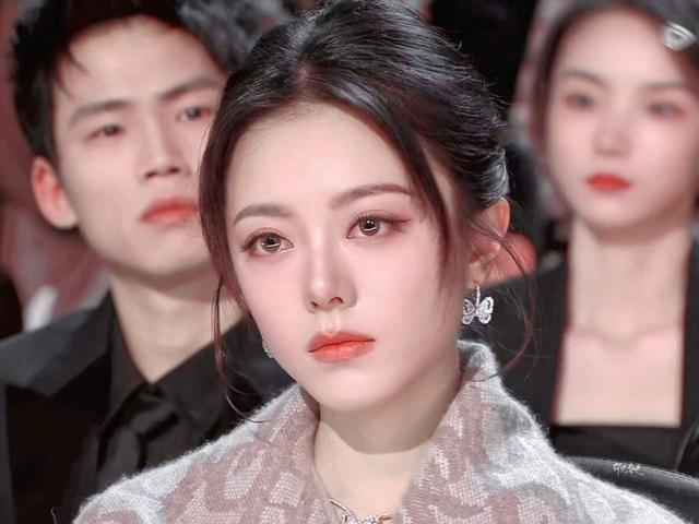 赵今麦星光大赏“怼脸拍”在韩网火了，白宇帆的话，终于有人信了