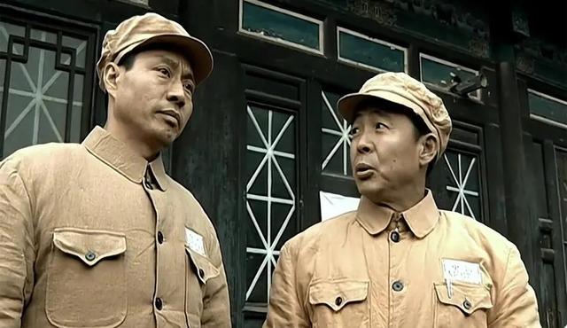 三刷《亮剑》后，才懂得身为师长的李云龙，为何敢顶撞王副军长