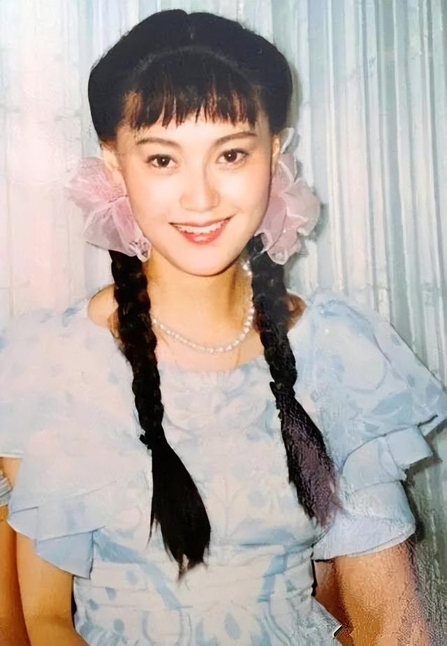 抛弃重病丈夫,甩掉著名导演,55岁再嫁比利时豪门的她现状怎样了