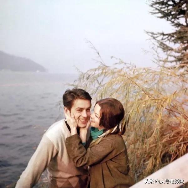 阿兰德龙去世，英俊风流一生，曾向中国女星求婚，说死后不验DNA