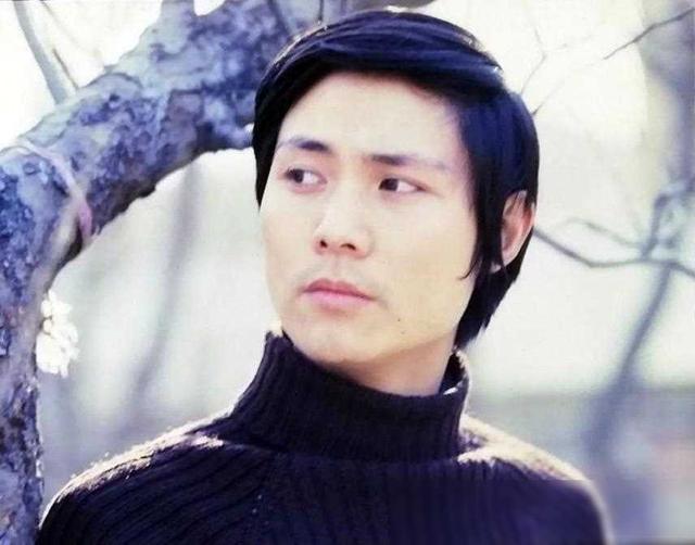 沈冠初，这位息影23年的昔日银幕美男，让我们一起瞧瞧他的罕见