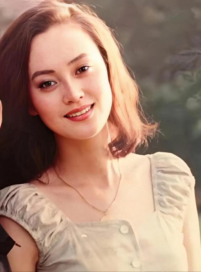 抛弃重病丈夫,甩掉著名导演,55岁再嫁比利时豪门的她现状怎样了