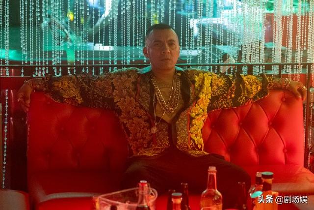 收税人鲍勃生活遭危机，收税搭档能否化险为夷？