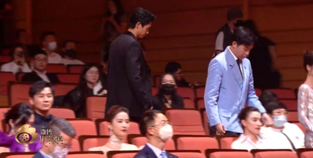 电影之夜内场座位暴露咖位!刘亦菲前排被嘲,朱一龙李易峰退后方