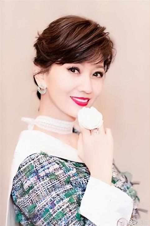 赵雅芝出轨被家暴,二婚嫁“花心龙套男”,情人痴等10年削发出家