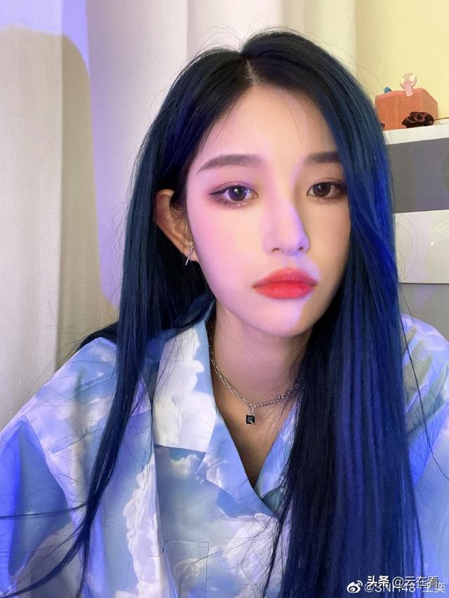 美女艺人SNH48-王奕迷人可爱美照好酷