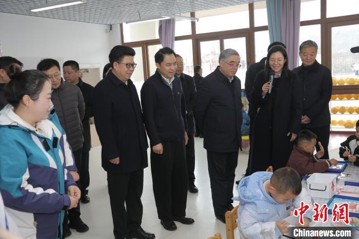 朱永新率调研组赴贵州开展“地域+领域”组团式帮扶毕节工作调研