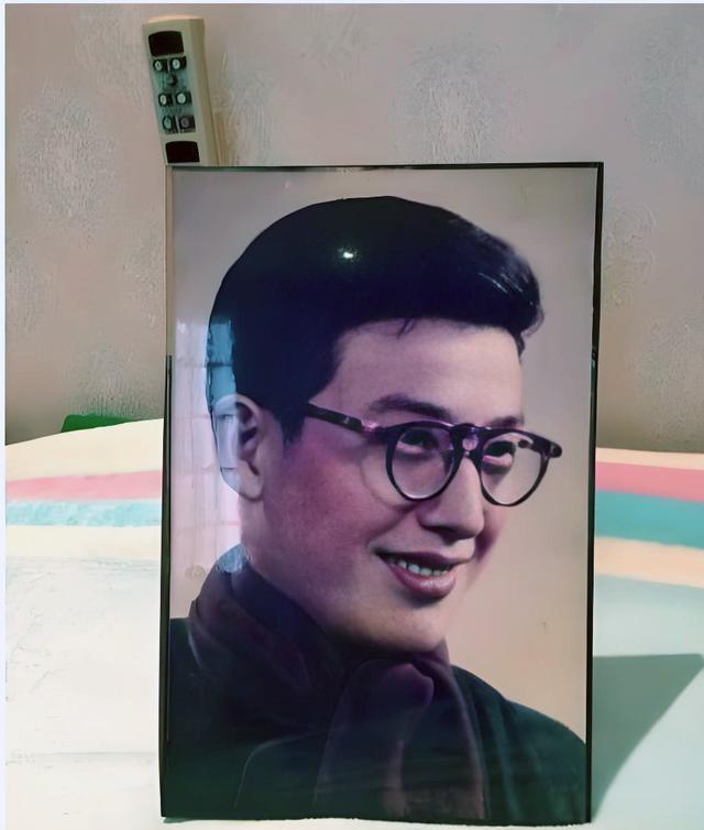 48岁赵薇现状：发福像大妈，哥哥离婚，父亲和公公去世