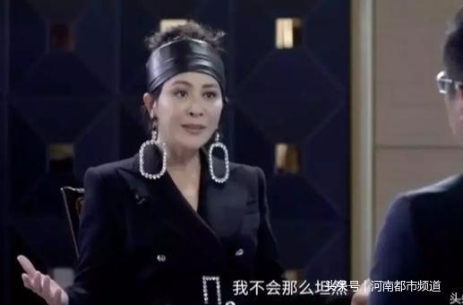 28年后刘嘉玲首回应裸照门：永远忘不了梁朝伟对我说的话……