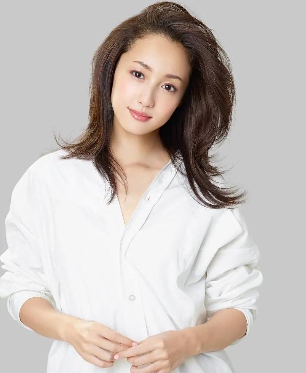 岛国混血尤物泽尻绘里香,令人窒息的美!她是不是你年少的回忆