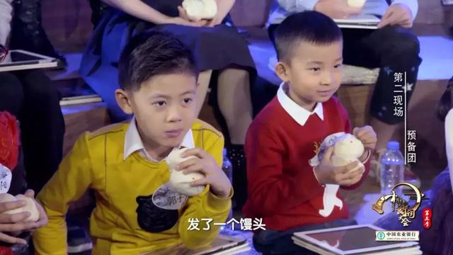 在云端里爱诗，在泥土里生活，在岁月中一直洒脱