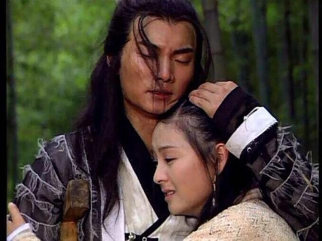 《凤在江湖》播出19年，男主因故退圈，两位女主生活美满