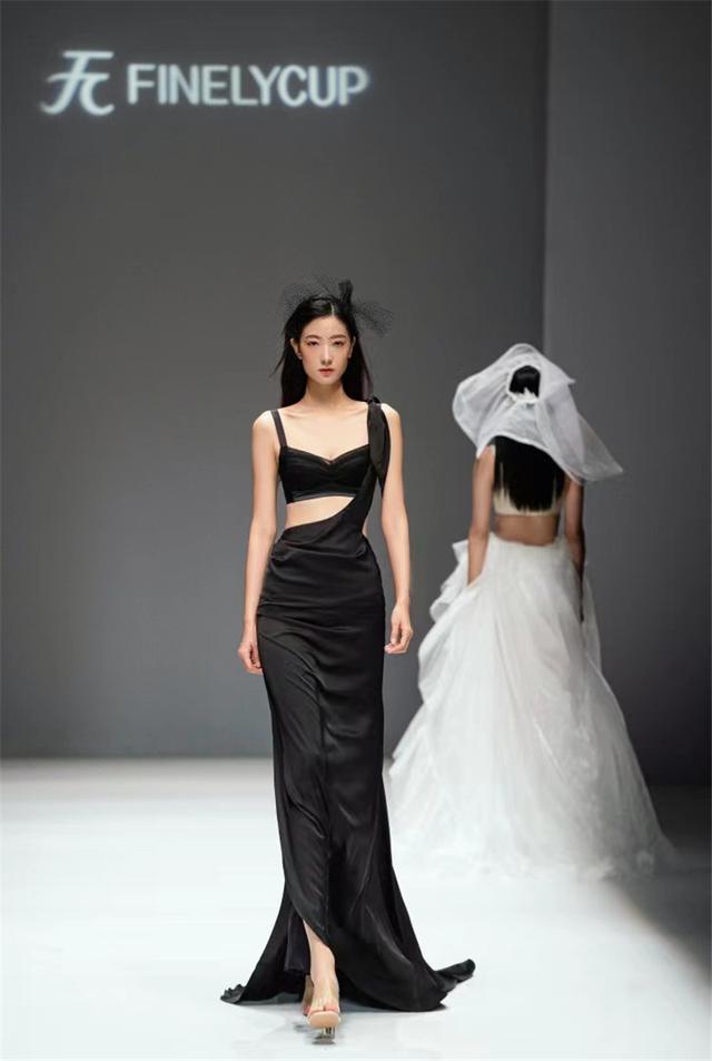 中国国际时装周:FINELYCUP梵妳卡波的内衣美学和商业哲学