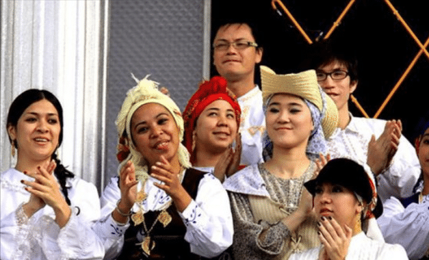 那个人人都长着一张欧美脸的中国“混血族”，现在过得怎么样了？