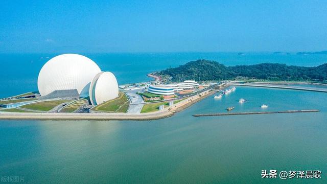 中国唯一建设在海岛上的歌剧院“珠海大剧院”