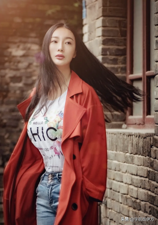 “人间尤物”王李丹妮：为帮初恋拍大尺度片却遭背叛，如今后悔吗