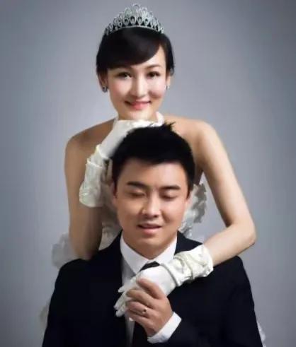 闫博雅：26岁嫁“乒乓冠军”王皓，伺候生病婆婆，为丈夫放弃梦想