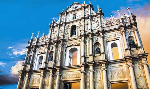 那个人人都长着一张欧美脸的中国“混血族”，现在过得怎么样了？