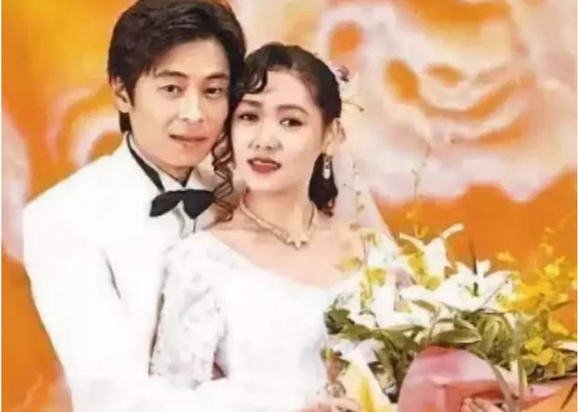 曝60岁王杰和富婆如胶似漆，定居加拿大好惬意，胡子拉碴不修边幅