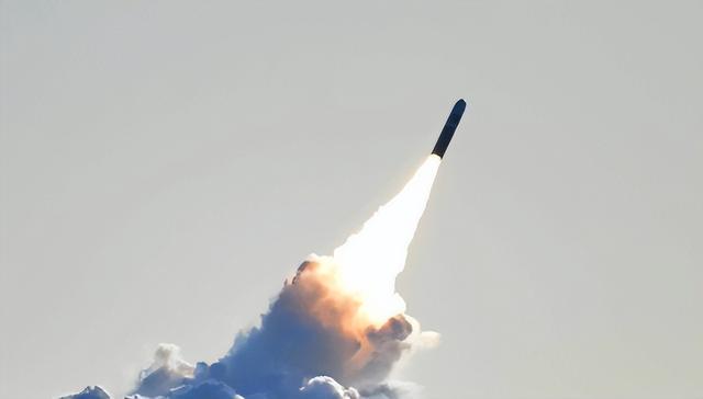 苏联末日列车：神出鬼没连美国都怕，一次可发射30枚核弹头