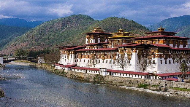 扼住印度“七寸”!仅有1.5万人的亚东县,对我国到底有多重要?